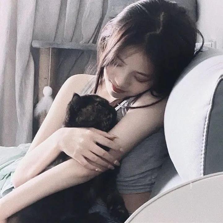 美女蛇岛求生